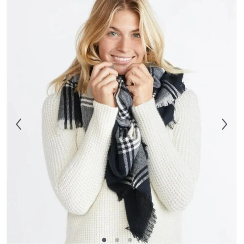Marine Layer windowpane womens square‎ scarf black/white sz 57x57 approximate